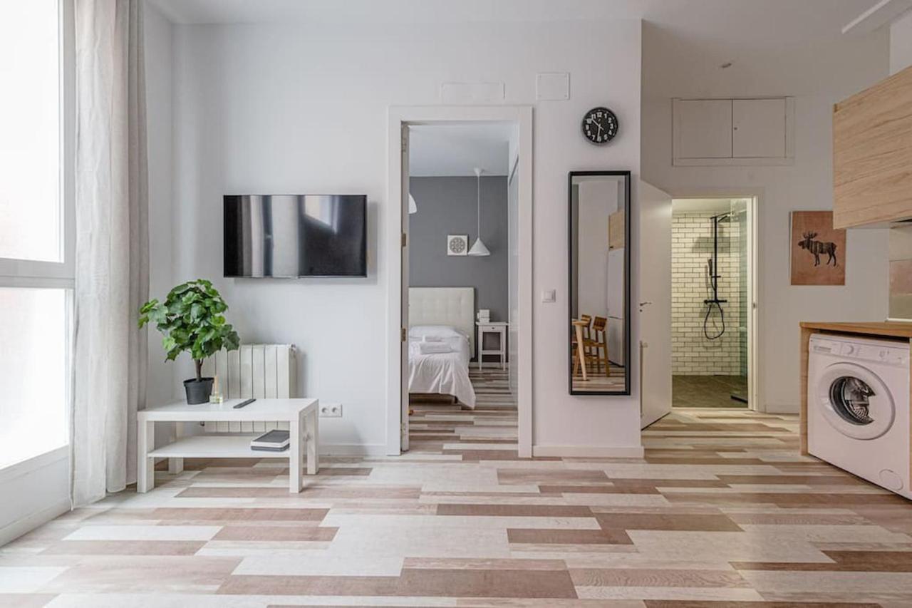 Lovely 2-Bed Flat In Tetuan By Sharingco. Мадрид Екстериор снимка